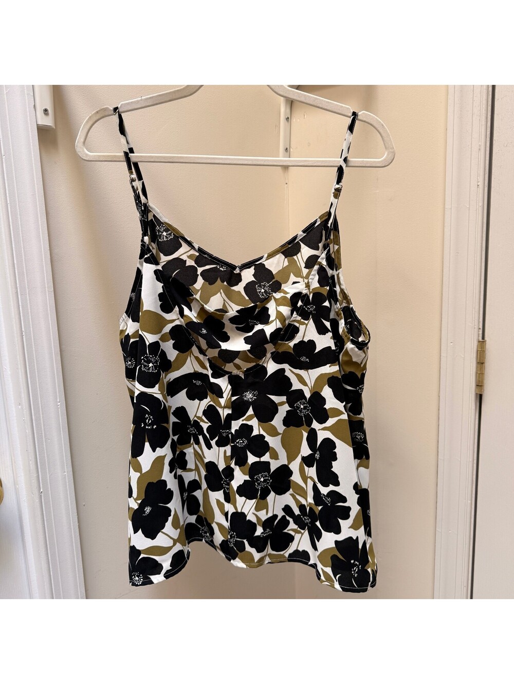 41 Hawthorn Martin Sleeveless Cutout Floral Cami Blouse White Black | Size XXL
